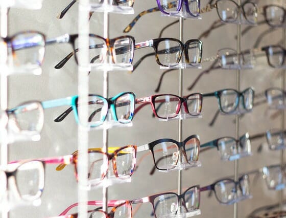 Choosing the Most Flattering Frame Shape and Color for Your Face