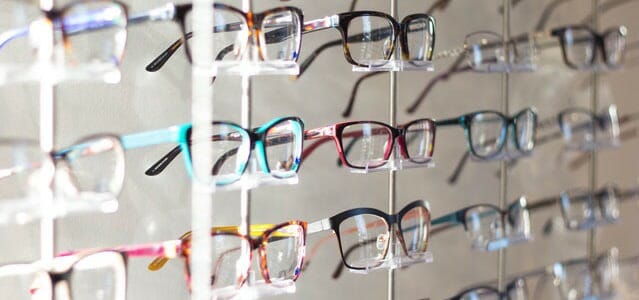 Choosing the Most Flattering Frame Shape and Color for Your Face